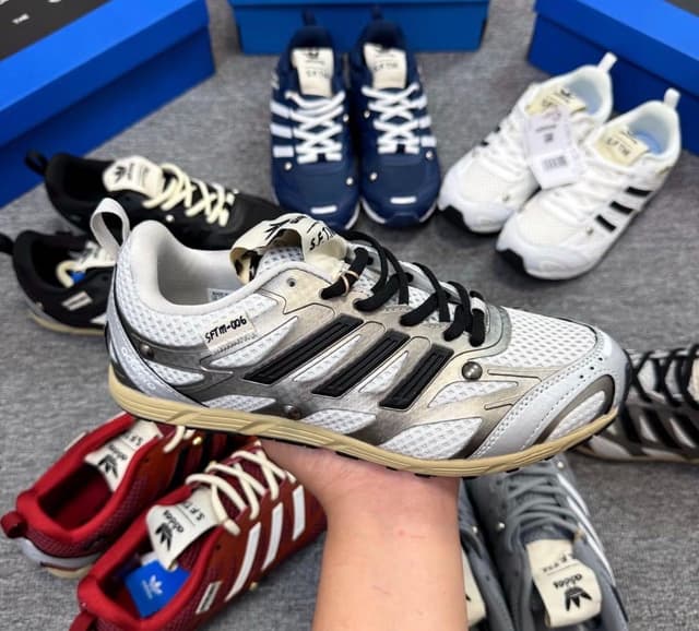 Adidas · Style 016