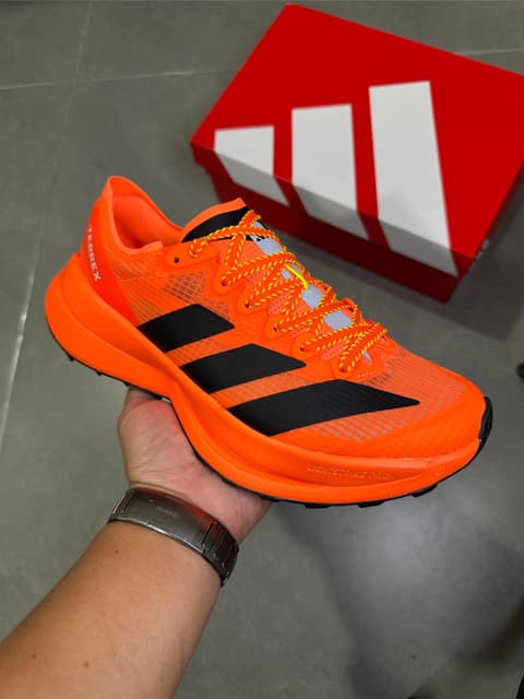 Adidas · Style 024