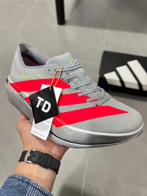 Adidas · Style 051
