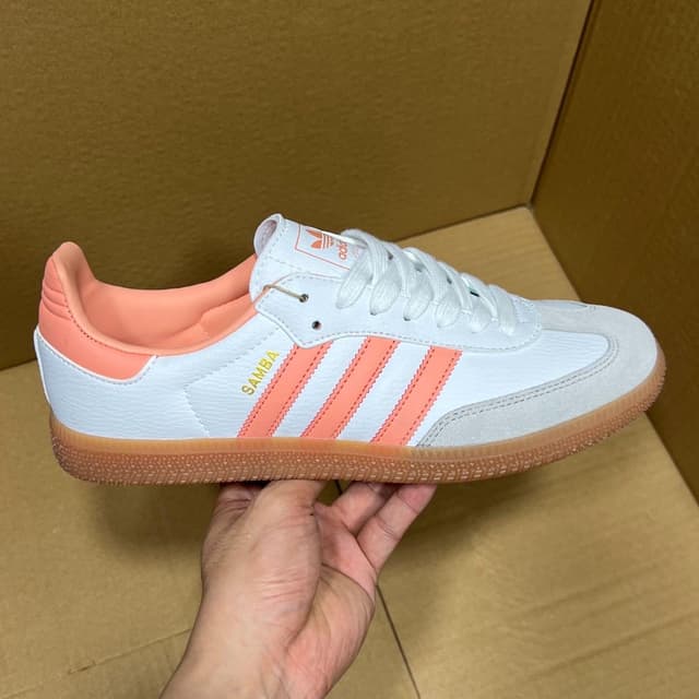 Adidas · Style 069