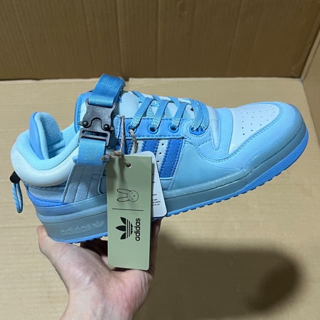 Adidas · Style 076