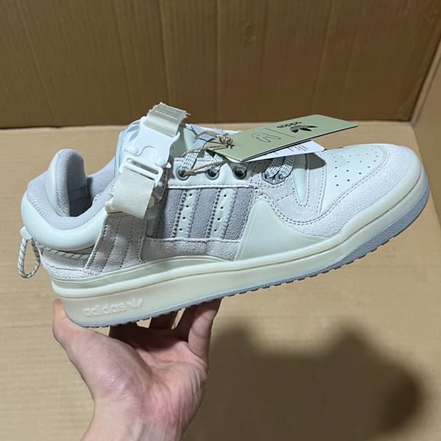 Adidas · Style 083