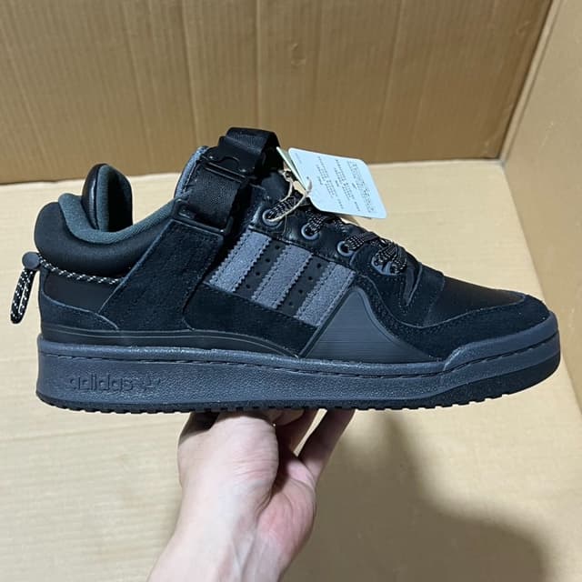 Adidas · Style 084