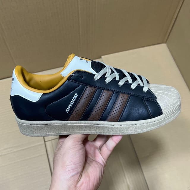 Adidas · Style 097