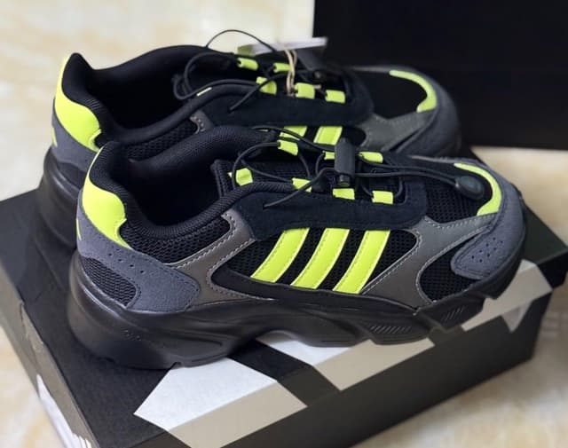 Adidas · Style 111