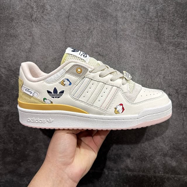 Adidas · Style 123