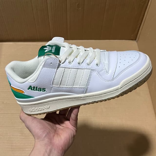 Adidas · Style 124