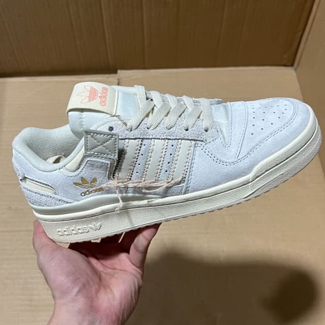 Adidas · Style 127