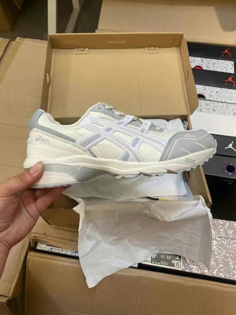 Asics · Style 011