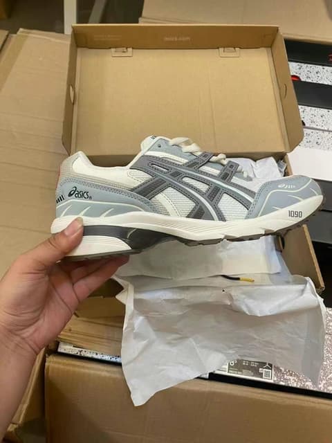 Asics · Style 018