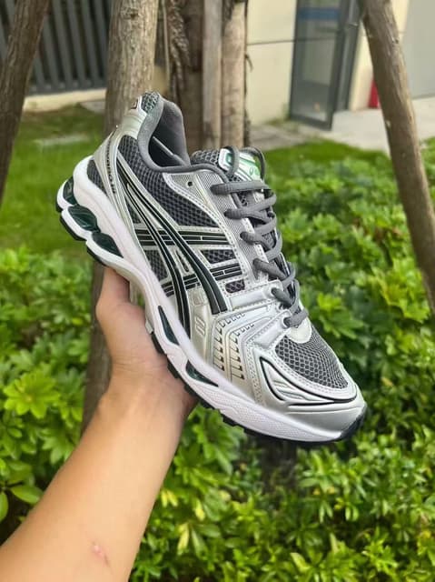 Asics · Style 024