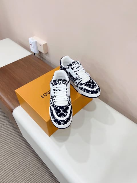 Luxury Brands · Style 078