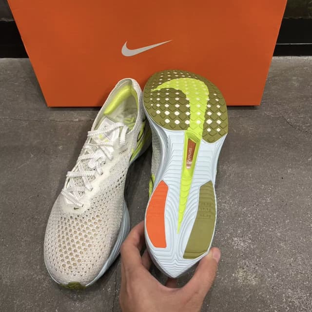 Nike · Style 004