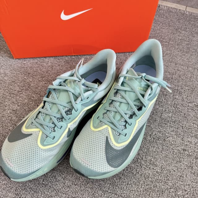 Nike · Style 008