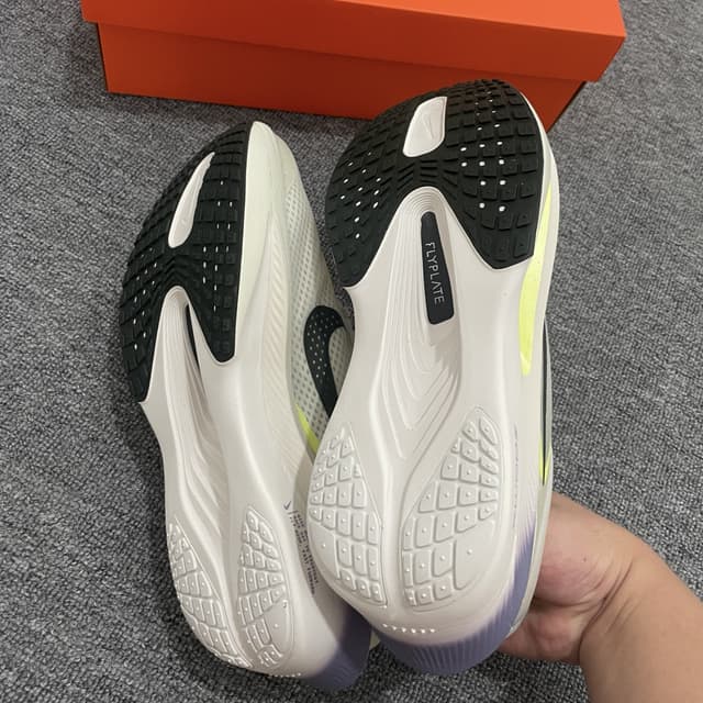 Nike · Style 009