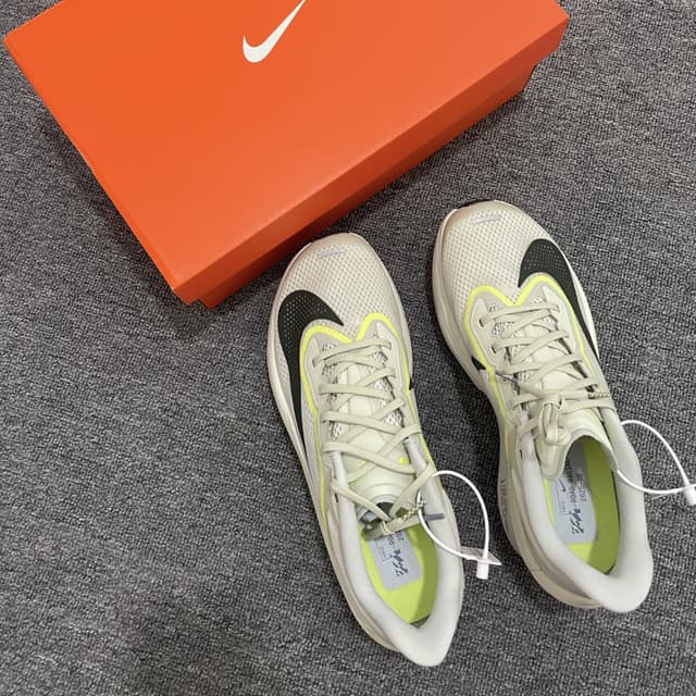 Nike · Style 010