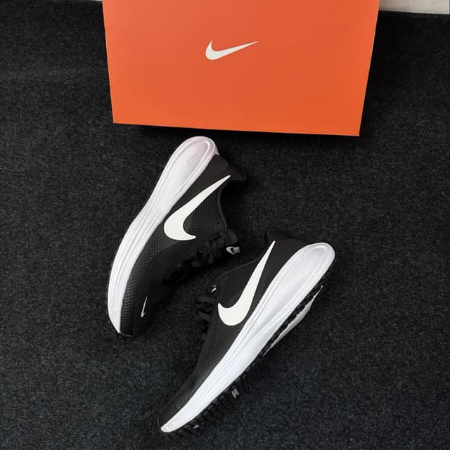 Nike · Style 022