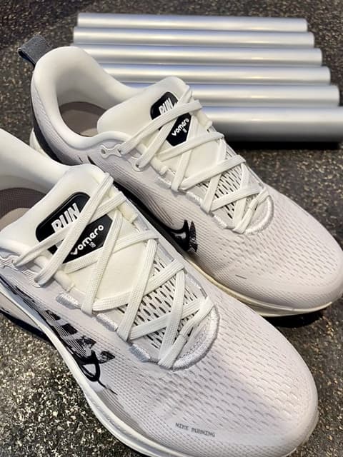 Nike · Style 042