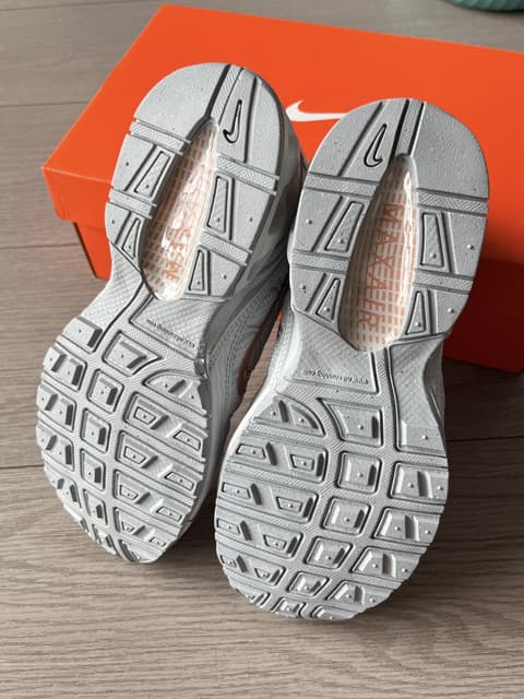 Nike · Style 052